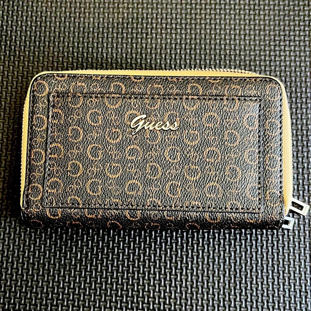 Guess wallet